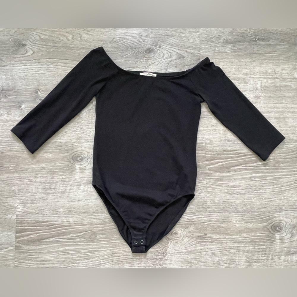 Black, quarter sleeve bodysuit